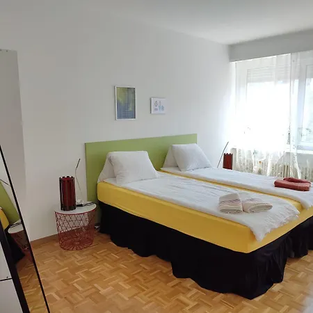 Casa Kromatica Apartment *